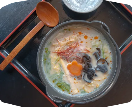 飛騨牛すったて鍋定食の写真